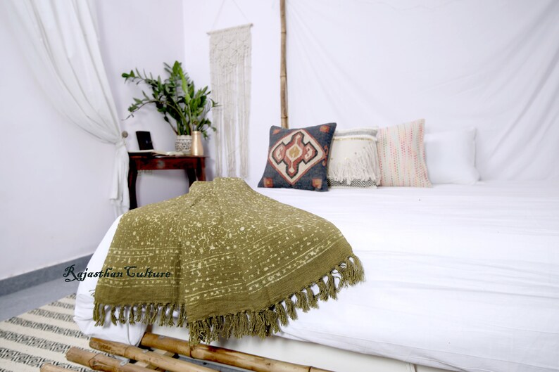 Green Mudcloth Throws for Sofas Authentic Handloom Textiles Blanket Boho Block Print Hand Dyed Bed Throw Linen with Tassels 120x170 Cms