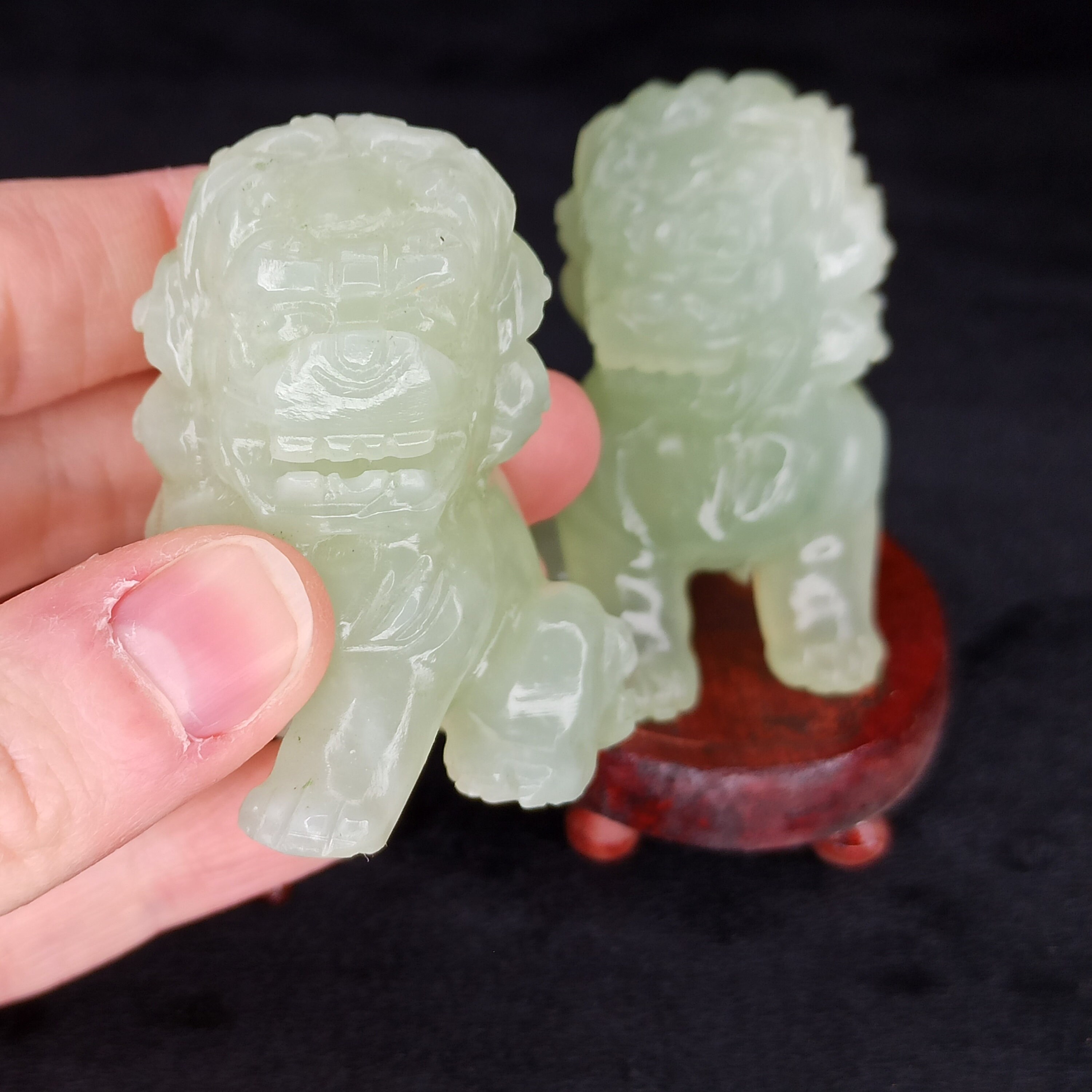 Ensemble de Deux Lions Gardiens Chinois Sculptés en New Jade - 220 Grammes