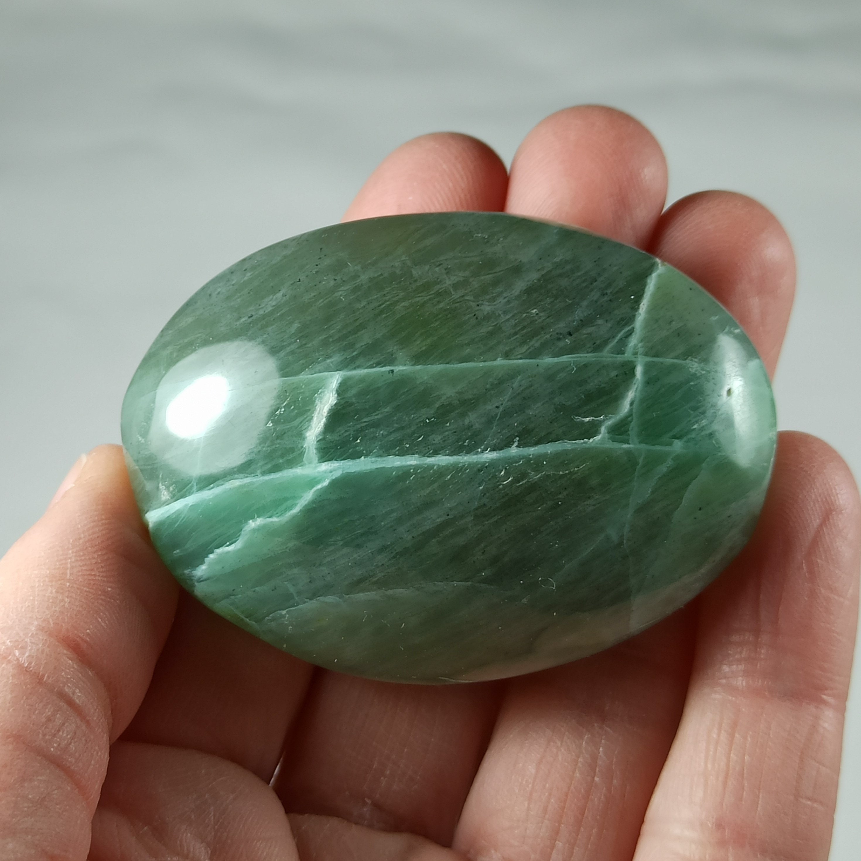 Galet en Garniérite | Pierre de Lune Verte Madagascar - 75 Grammes