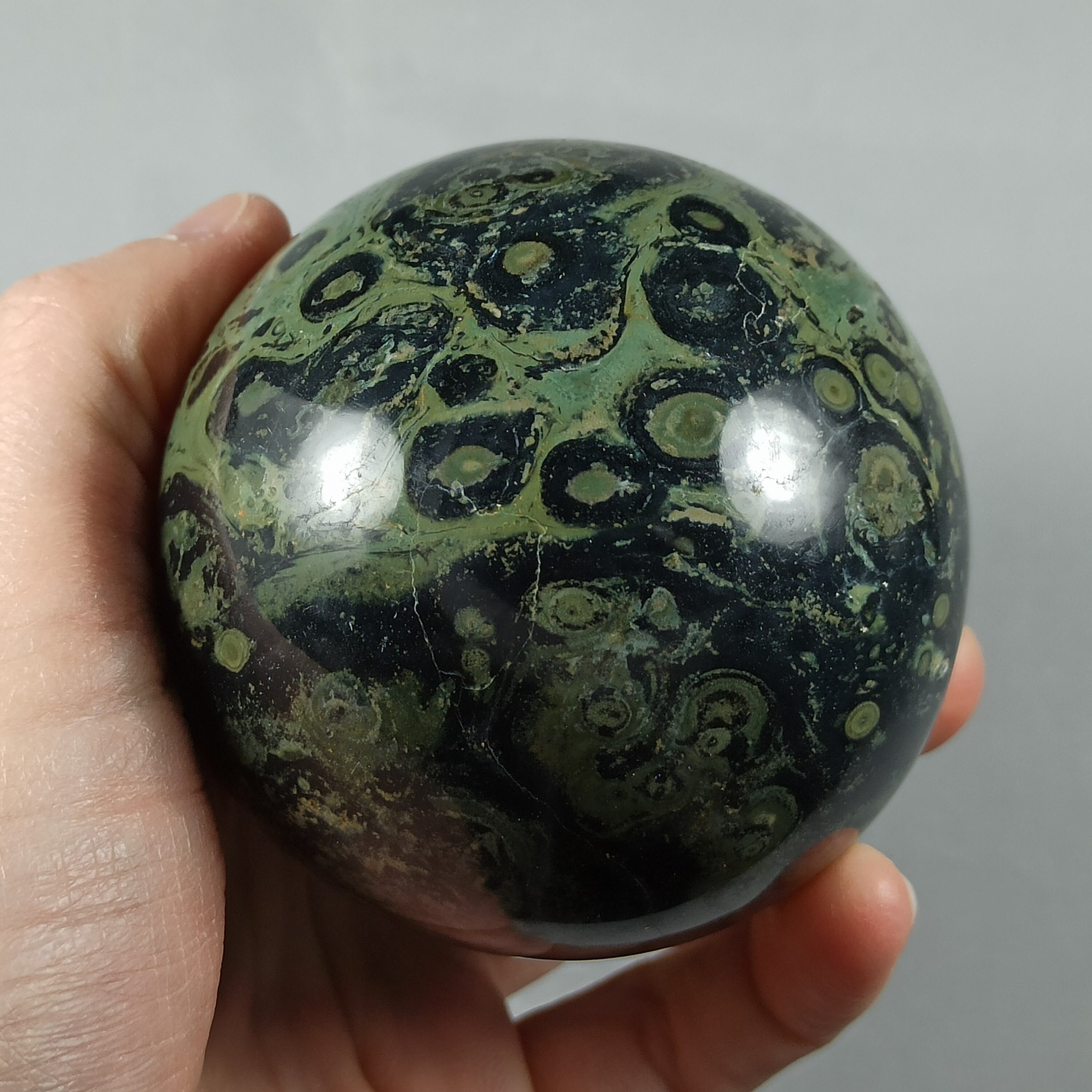 Sphère en Jaspe Kimbaba de Madagascar - 560 Grammes