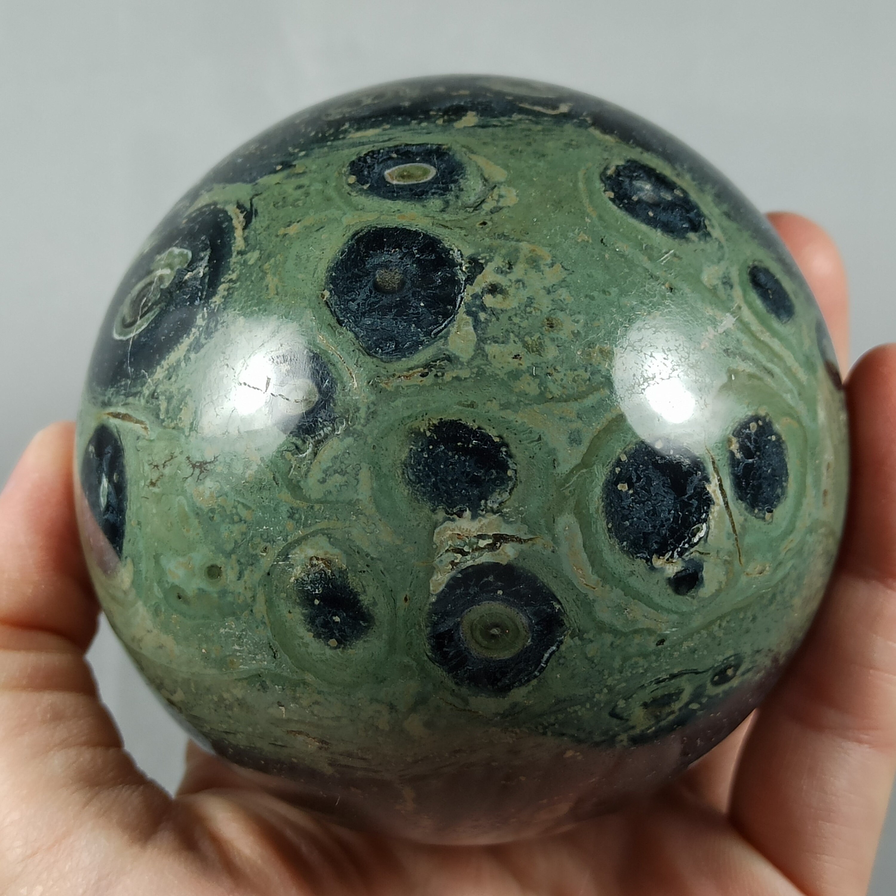 Sphère en Jaspe Kimbaba de Madagascar - 720 Grammes