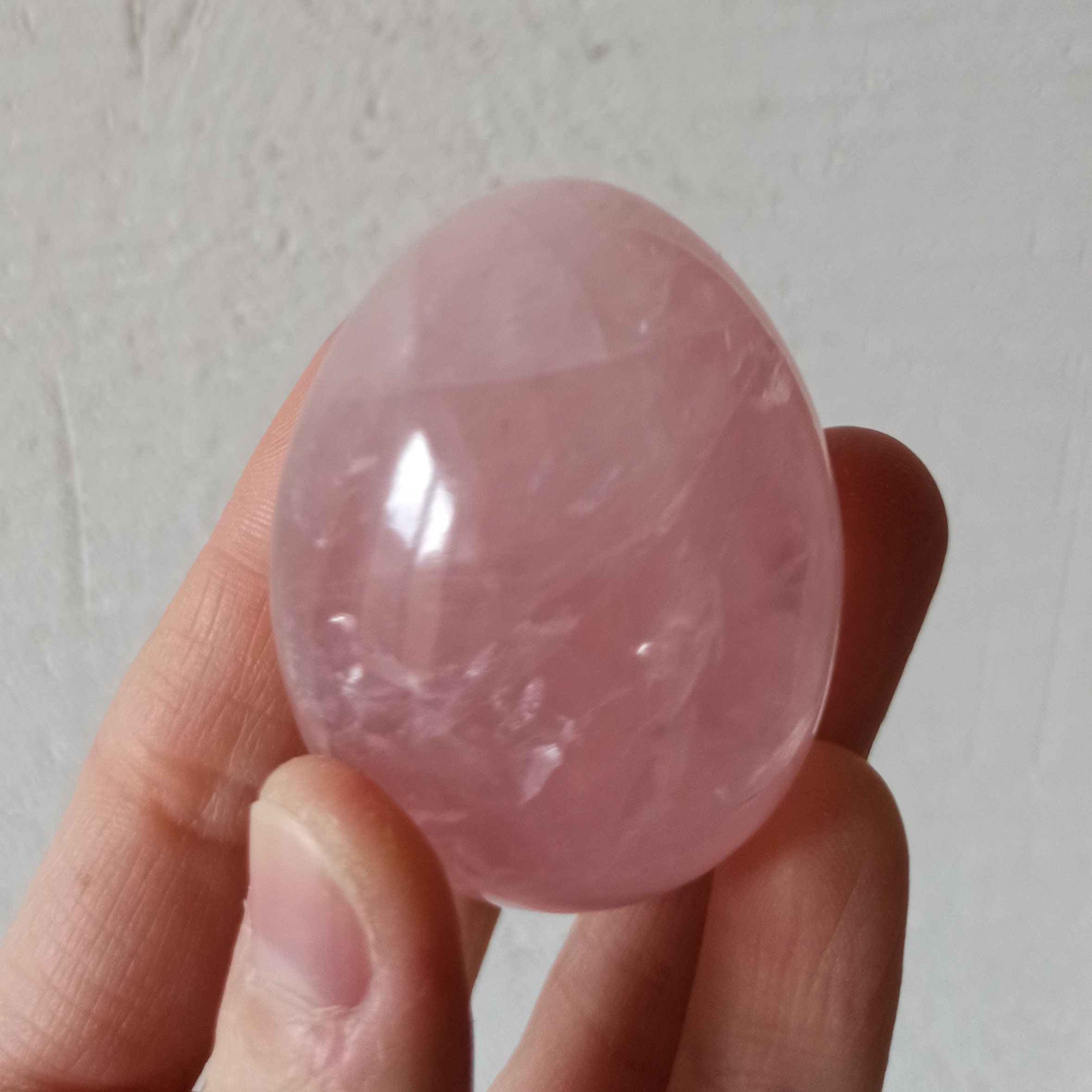 Oeuf en Quartz Rose - 107 Grammes