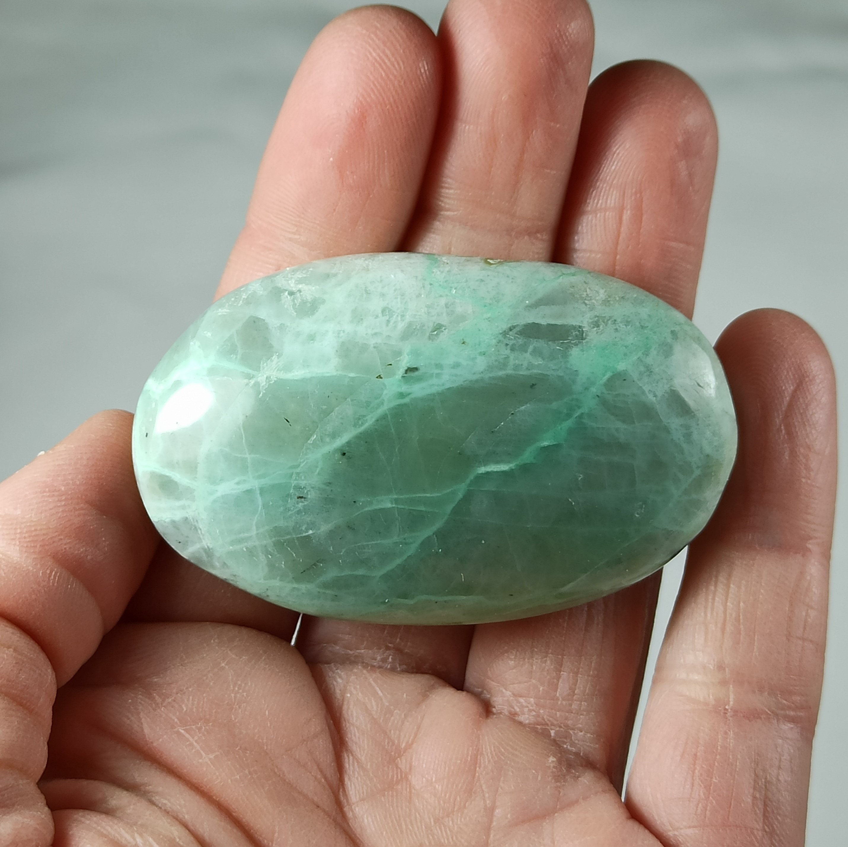 Galet en Garniérite | Pierre de Lune Verte Madagascar - 55 Grammes