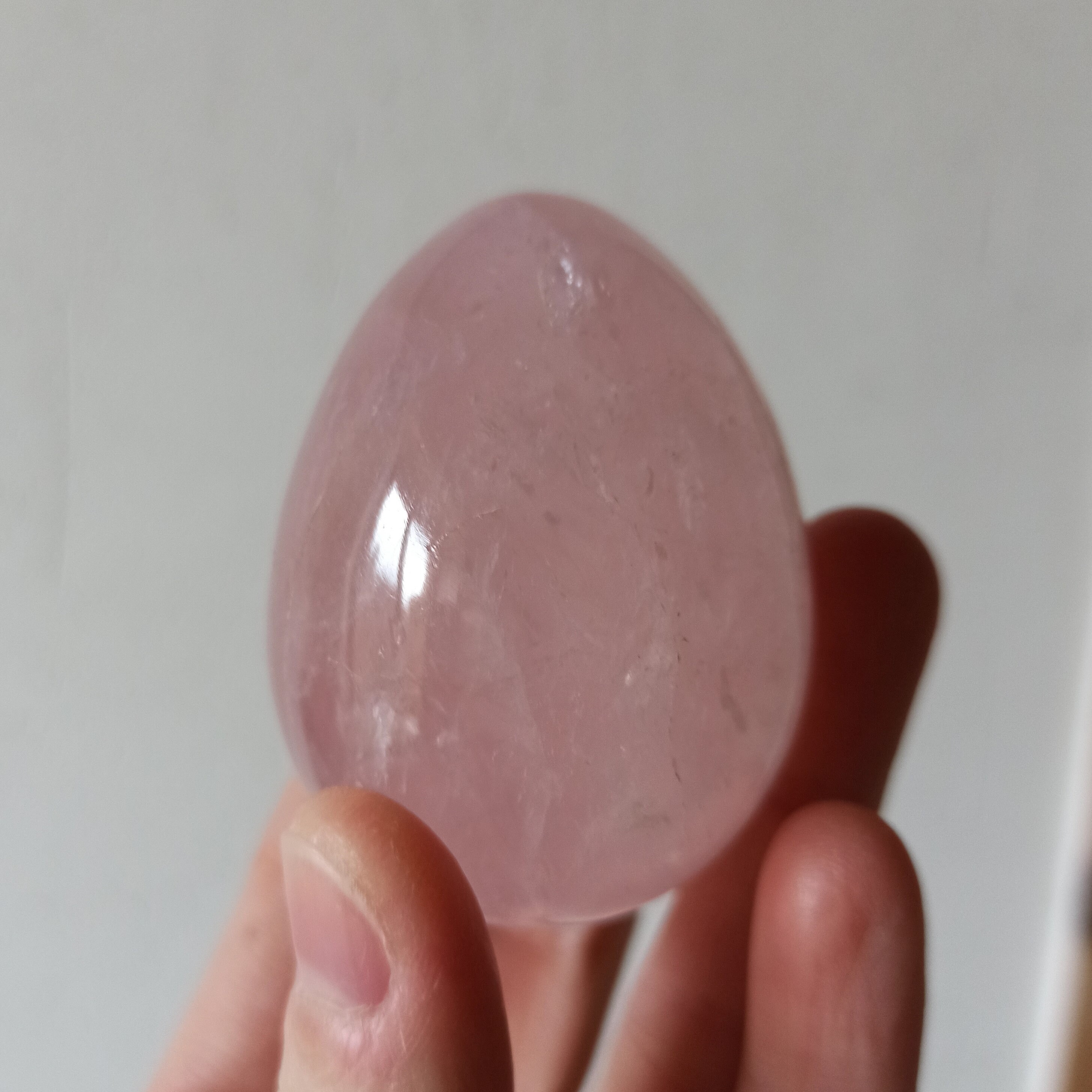 Oeuf en Quartz Rose - 142 Grammes