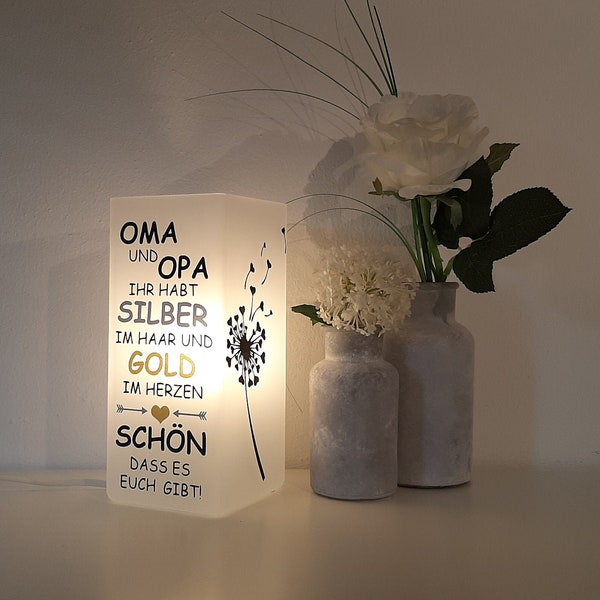 Lampe mit Spruch, Lampe, Tischlampe, Spruch, Deko, Wohnaccessoires, Geschenk, Oma uns Opa...