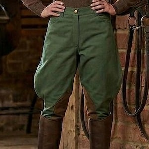 Pantalones de montar de equitación, estilo cazador, con pantalones verdes y rodilleras marrones, estilo polo.