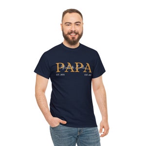 Papa T-Shirt personalisiert mit Namen Geschenk Geburt Vatertag Geburtstag Navy