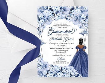 Op de afbeelding: Een blauwe en zilveren Quinceañera-uitnodiging met een bloemenontwerp en een silhouet van een vrouw in een blauwe jurk. De uitnodiging bevat de tekst "Quinceañera" en "Isabella Grace".