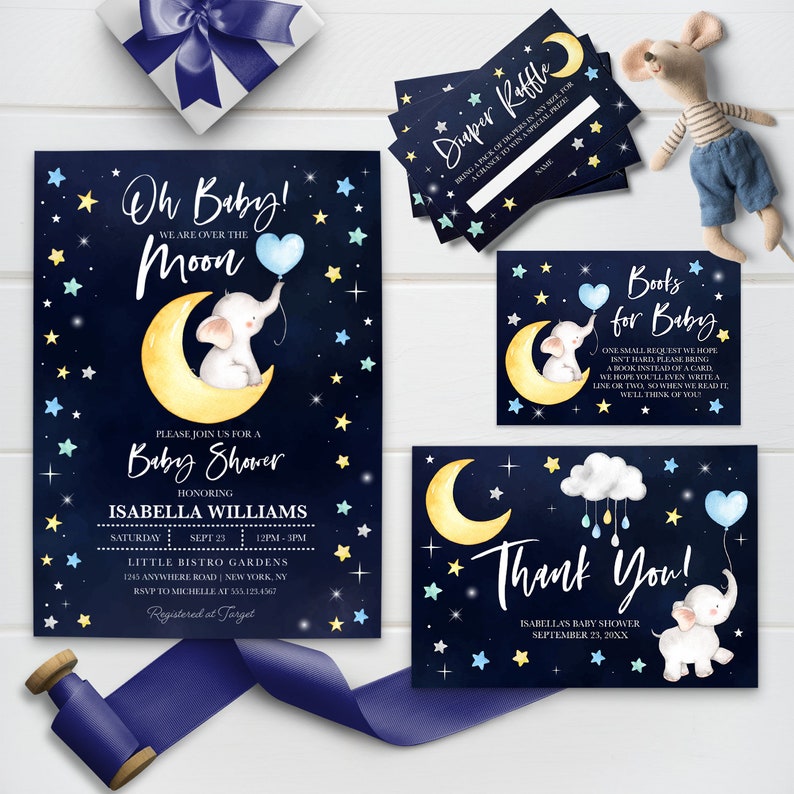 Puede incluir: Una invitaci&oacute;n de baby shower azul y amarilla con un lindo elefante sosteniendo un globo azul. La invitaci&oacute;n presenta una luna creciente y estrellas sobre un fondo azul oscuro. El texto dice "Oh Baby! We are over the moon" y "Please join us for a Baby Shower honoring Isabella Williams".