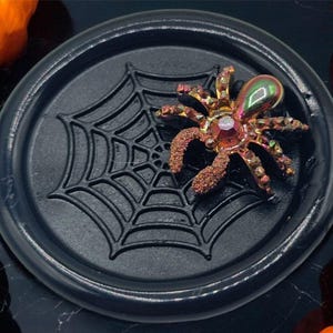 Aranha de cobre 3D em teia de aranha preta Selos de cera autoadesivos de Halloween, adesivos de selo de cera, selos de cera de envelope, selos de cera descascáveis e adesivos