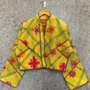 Chaqueta acolchada de patchwork, chaqueta corta estilo boho indio, chaqueta vintage de algodón Kantha.