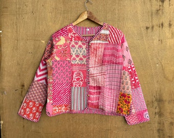 Handgefertigte Kantha-Jacke aus Baumwolle, Steppjacke, handgefertigte Vintage-Steppjacke, Mäntel, neuer Stil, Boho-grüner Regenbogen