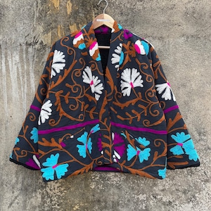 Indian Suzani Embroidery Winter Wear Jacket Womens Coat Quilted Jacket Ethnic Unisex Coat, Suzani Short Quilted Jacket