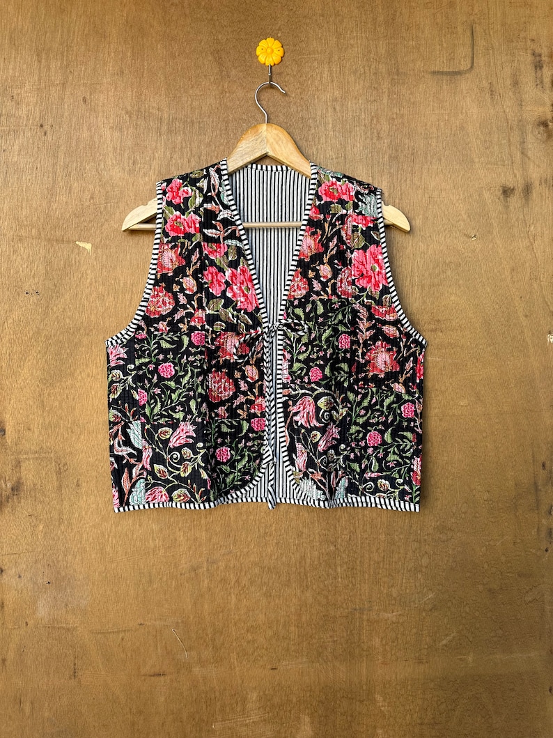 Vestes patchwork en coton sans manches, manteau veste d'hiver fait main en coton indien, veste style bohème, veste courte matelassée kantha unisexe Noir