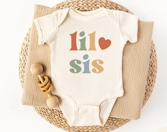 Lil Sis Bodysuit, Lil Sis Shirt, Mädchen Natürliche Baby Körper, Retro Schwangerschaft Ankündigung Bodysuit, Toddle Shirt, kleine Sis Körper, Lil Sis