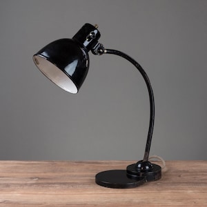 Original Zirax table lamp by Dr. Schneider, Bauhaus style of the 1930s, restored patina & new textile cable Vintage Industrial Design