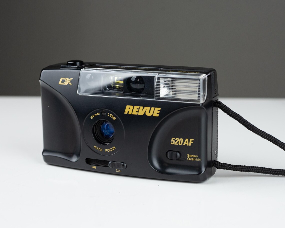 Analoge Kompaktkamera Revue 520 AF Retro Point and Shoot Kamera 90er Jahre mit Ledertasche 35mm Analogkamera für Vintage Filmlook, foto 1 di 4