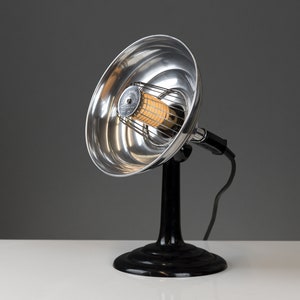 Vintage heat lamp unique piece restored DIY upcycling table lamp Mid Century Industrial Design Loft desk lamp Bakelite 1950s