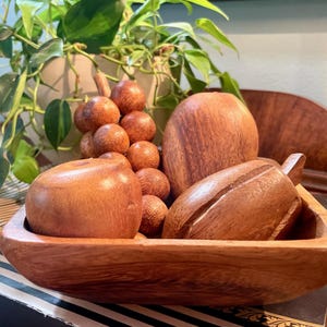 Vintage Wooden Fruit Set with Carved Bowl – Mid Century Modern Decor – 4 Wood Fruits + 6” Bowl – MCM Kitchen or Shelf Styling