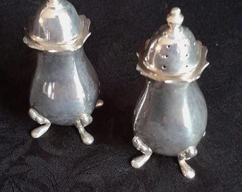 Francis Howard Sheffield Silver Hallmarked 1997 Footed Salt And Pepper Shakers