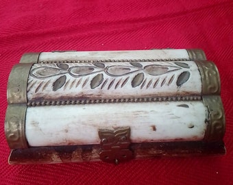 Vintage Carved Bone Trinket Keepsake Box Velvet Lined Brass hinges and clasp
