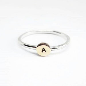 Anello iniziale in oro