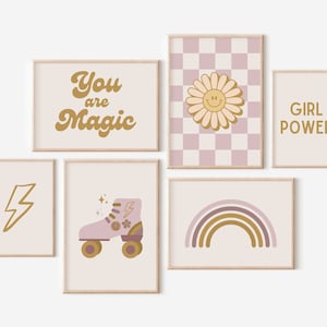 Stampa Groovy Girl, set da 6, Girl Power, stampabile Groovy Daisy, cameretta rosa senape, poster arcobaleno boho, cameretta neutra per bambini, primo compleanno
