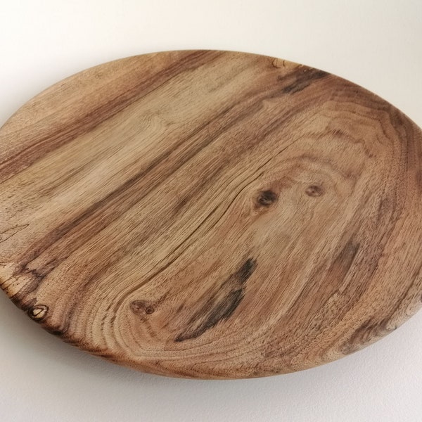 Assiette plate en bois de noyer alimentaire et écologique