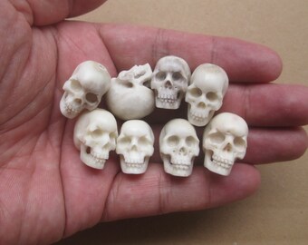 1 set = 4 pcs (18-21 mm high)  with 2 mm Hole (top to Bottom) Skull Bead Cabochon Hand Carved, Deer Horn Bali Bone Carving  SKL04