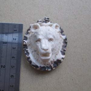 Geschnitzte Geweih Anhänger, Hirsch Horn Bali Bone Carving mit Sterling Silber Anhänger PD02171223