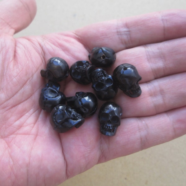 1 set = 5 pcs (approx. 13 mm high) with 2 mm Hole (top to Bottom) Skull Bead Cabochon Hand Carved, Buffalo Horn Bali Bone Carving  SKL26