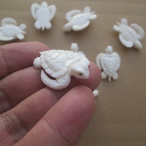 Sea Turtle Hand Carved Cabochon, Cow Bone Bali Bone Carving Turtle01