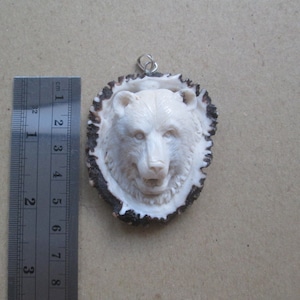 Geschnitzte Geweih Anhänger, Hirsch Horn Bali Bone Carving mit Sterling Silber Anhänger PD01171223
