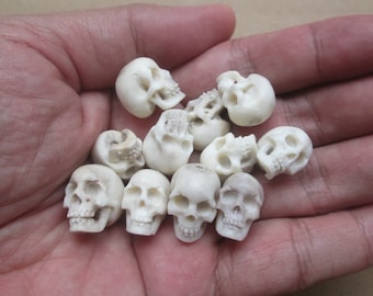 1 set = 5 pcs (12-15 mm high) with 2 mm Hole (top to Bottom) Skull Bead Cabochon Hand Carved, Deer Horn Bali Bone Carving  SKL03