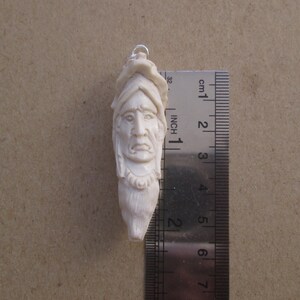 Indischer Wolf geschnitzt Geweih Anhänger, Hirsch Horn Bali Knochen Carving mit Sterling Silber Anhänger PD05010625