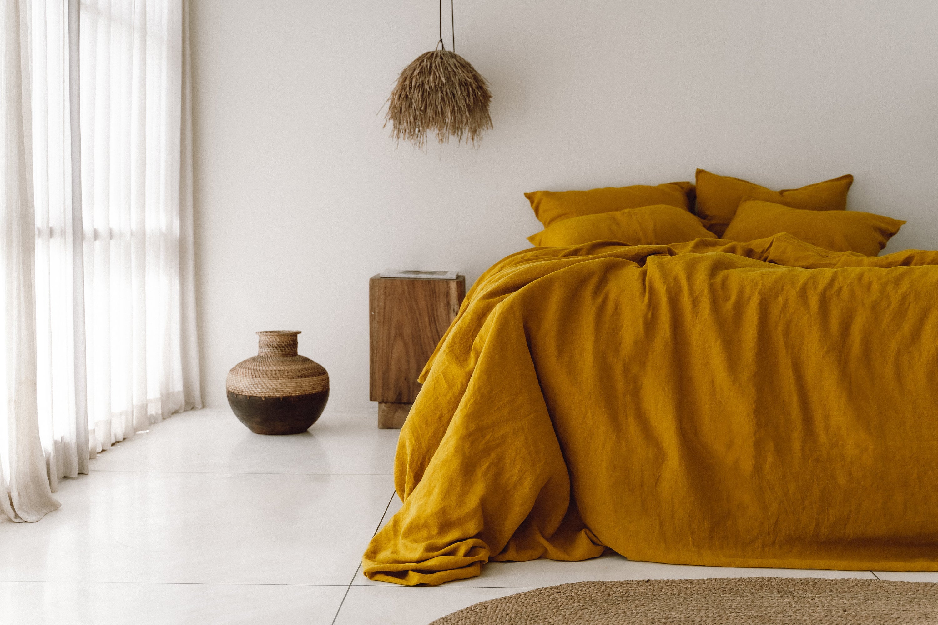 黄土色のリネン寝具セット 黄土色の羽毛布団カバーと枕カバー 柔らかい