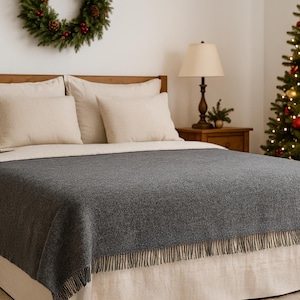 Dark Gray Plaid Merino Wool Blanket Pure Wool Throw, Ultra Soft Warm Bed Blanket for Home