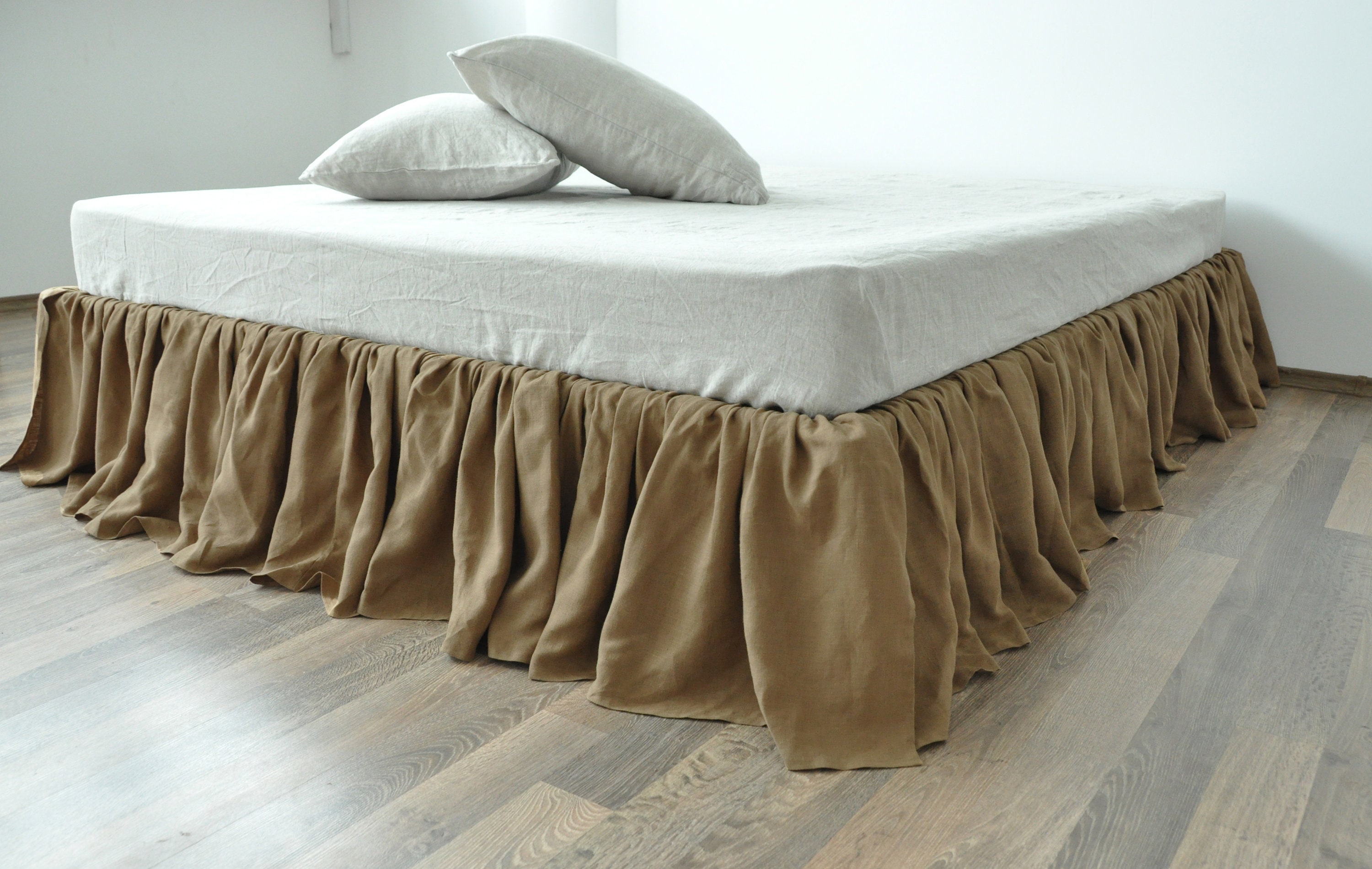 HC Collection Sage Queen Bed Skirt - Dust Ruffle w/ 14 Inch Drop -  Tailored, Wri | eBay