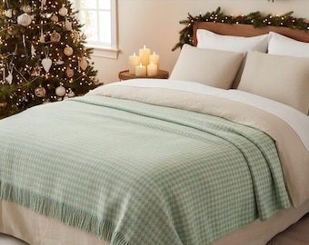 Mint and Milk Houndstooth Plaid Merino Wool Blanket Pure Wool Throw, Ultra Soft Warm Bed Blanket for Home