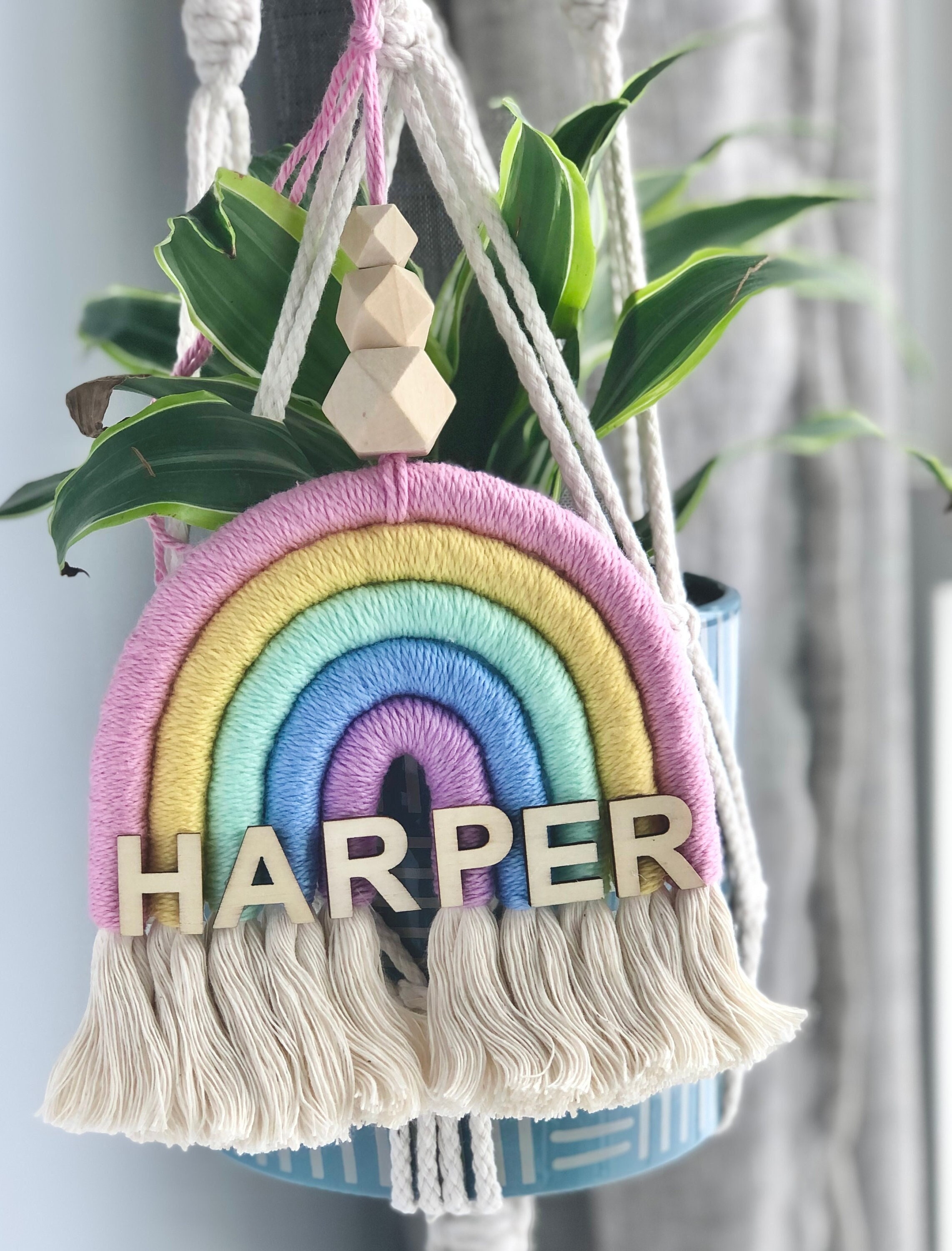 Decorazione da parete arcobaleno macramè personalizzata, nome  personalizzato arcobaleno, decorazione per la cameretta, regalo per  bambina, insegna per la porta della camera da letto delle ragazze -   Italia