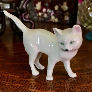 Goebel Rare White Cat