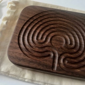 Desk Finger Labyrinth - Small Wood Classical Meditation Labyrinth - Mindfulness  Labyrinth | Handheld labyrinth | Office Desk Decor for Work
