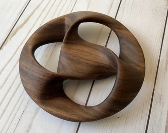 Triquetra Mobius Strip-like Wood Carving - Trefoil Math Sculpture - Celtic Knot Math Art Abstract Sculpture | Dad Christmas Gift | yin yang