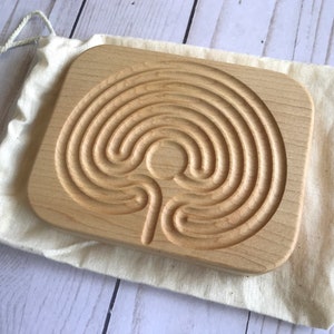 Small Finger Labyrinth for Meditation - Wood Classical Labyrinth Meditation - Mindfulness Maze | Montessori Peace Table | Stress Relief