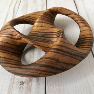 Triquetra Mobius Strip-like Wood Carving - Trefoil Math Sculpture - Celtic Knot Math Art Abstract Sculpture | Father's Day Gift