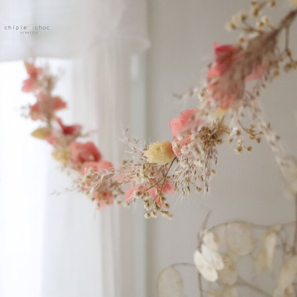 Jolie guirlande en fleurs séchées - Décoration douce et bohème - Slow flower