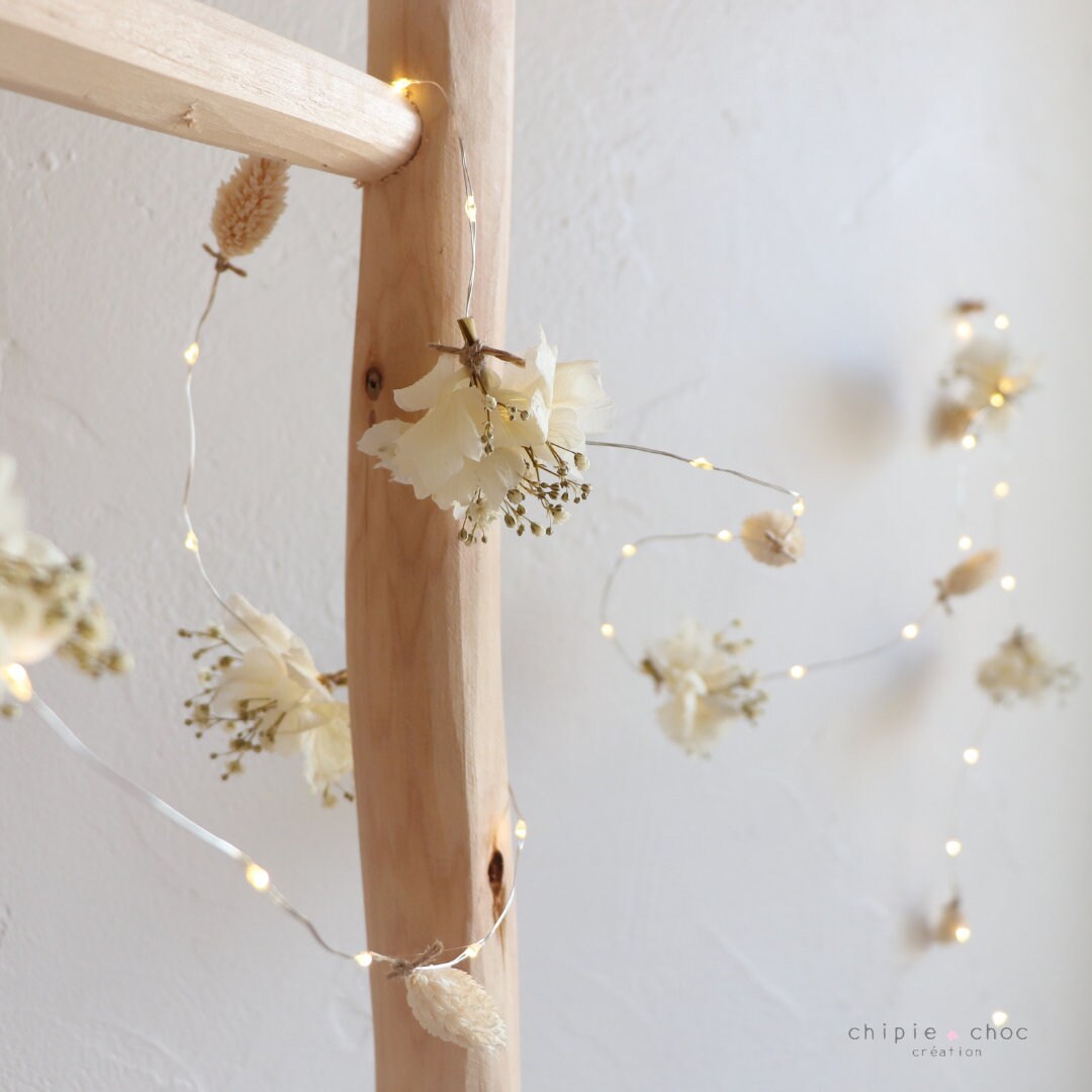 Guirlande Lumineuse Fleurs Séchées et Leds - Décoration d'intérieur Poétique Design Floral Blanc Cas