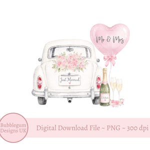 以下が含まれることがあります： ピンクの花で飾られた白いヴィンテージカーと「Just Married」のナンバープレートの水彩イラスト。 「Mr & Mrs」の文字が入ったピンクのハート型バルーン、シャンパンとグラス。
