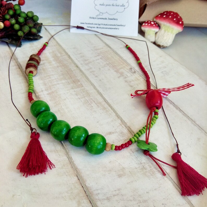 Red and green pearl necklace Clearance