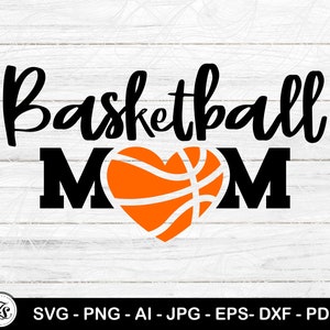 Op de afbeelding: Zwart en oranje basketbalontwerp met de tekst "Basketball Mom" in zwart.